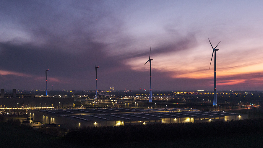 Forza eolica Sostenibilità BMW Sostenibilità BMW Forza eolica Stabilimento di produzione BMW di Lipsia Quattro turbine eoliche