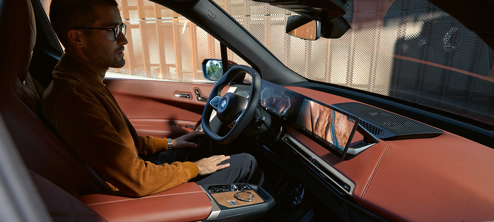 BMW iDrive BMW iDrive è un sistema di comando futuristico di BMW ConnectedDrive