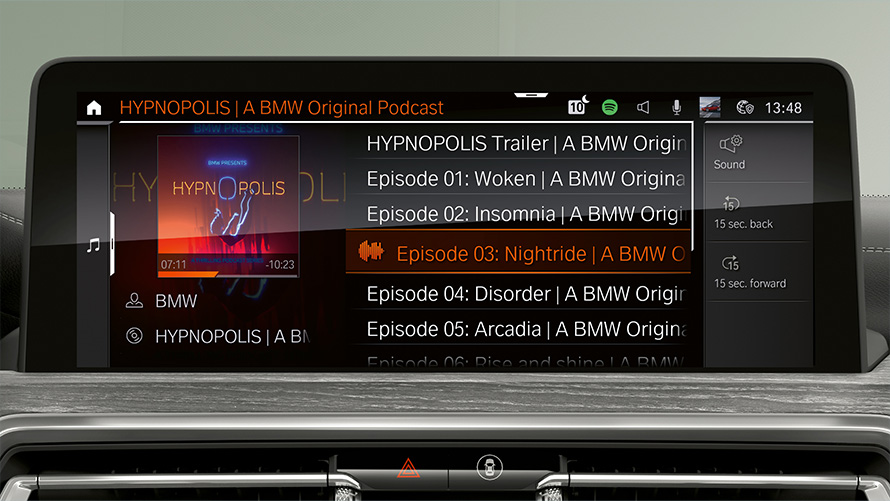 Remote Software Upgrade 21-03 della BMW Serie 4 Coupé ferma Remote Software Upgrade 21-03 della BMW Serie 4 Coupé vista anteriore da ferma