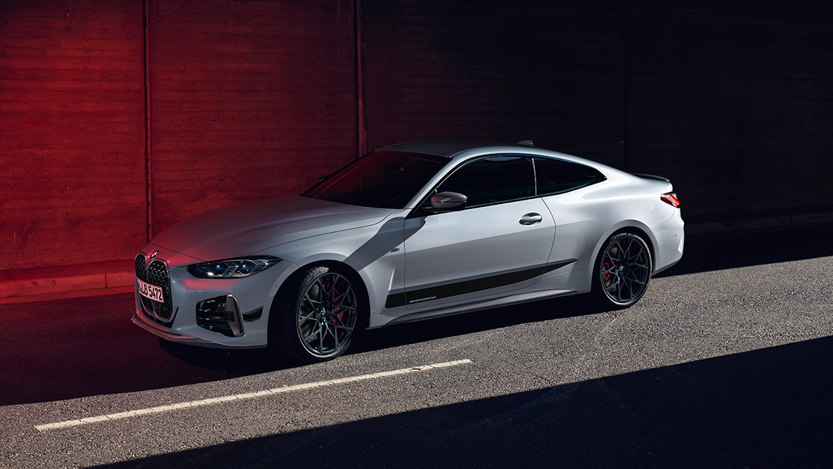 Accessori BMW M Performance della BMW Serie 4 Coupé G22 Accessori BMW M Performance della BMW Serie 4Coupé G22 Vista anteriore a tre quarti