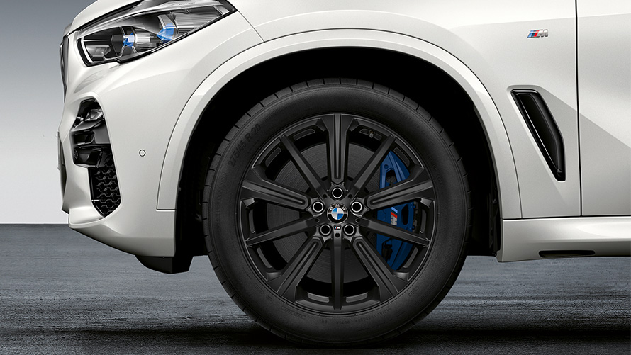 Cerchio in lega leggera M da 20" raggi a stella 748 M in Jet Black opaco Cerchio in lega leggera BMW M Performance da 20” M styling a stella n° 748 M in Jet Black opaco