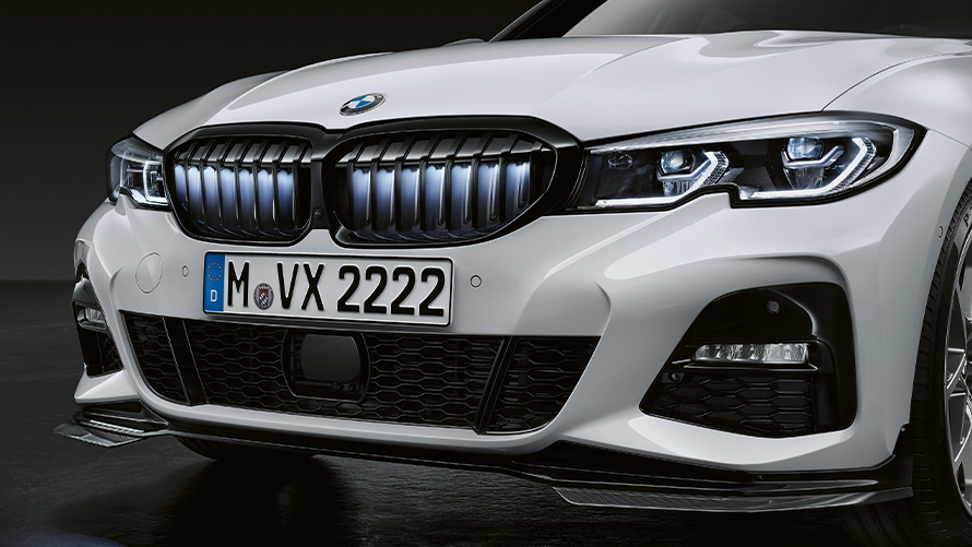 Calandra frontale BMW M Performance Iconic Glow Calandra frontale BMW M Performance Iconic Glow Offerte BMW per l'estate