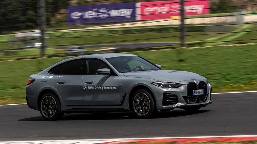 BMW i4