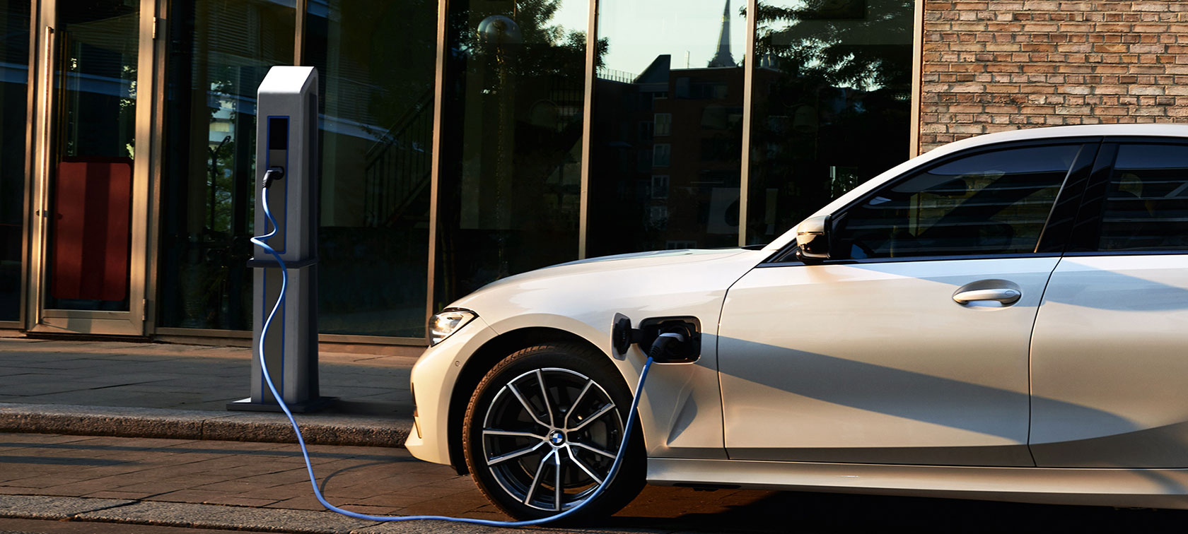 BMW Serie 3 Berlina Plug-in hybrid, offerte BMW disponibili BMW Serie 3 Berlina Plug-in hybrid,, offerte BMW disponibili: soluzioni finanziarie (WHY-BUY), noleggio a lungo termine