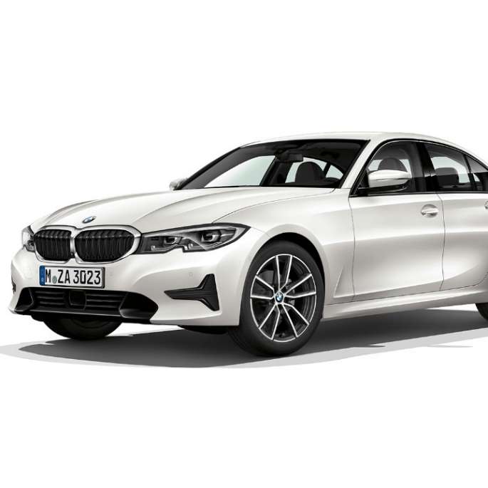 BMW Serie 3 Berlina, Versione Sport. Inquadratura fissa laterale della BMW Serie 3 Berlina Versione Sport.