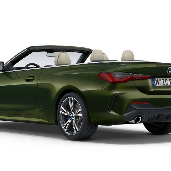 BMW Serie 4 Cabrio G23 2020 Versione M Sport Bluestone metallizzato Vista posteriore a tre quarti